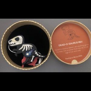 Erstwilder Dino-bones Brooch